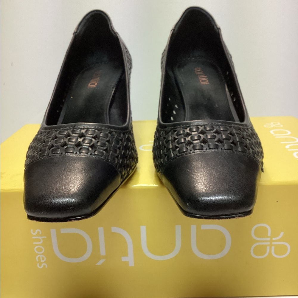 Antía Shoes, Women’s Black Leather Pumps